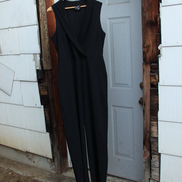 Michel Studio Collection Black V-Neck Jumpsuit 14 - Picture 1 of 4